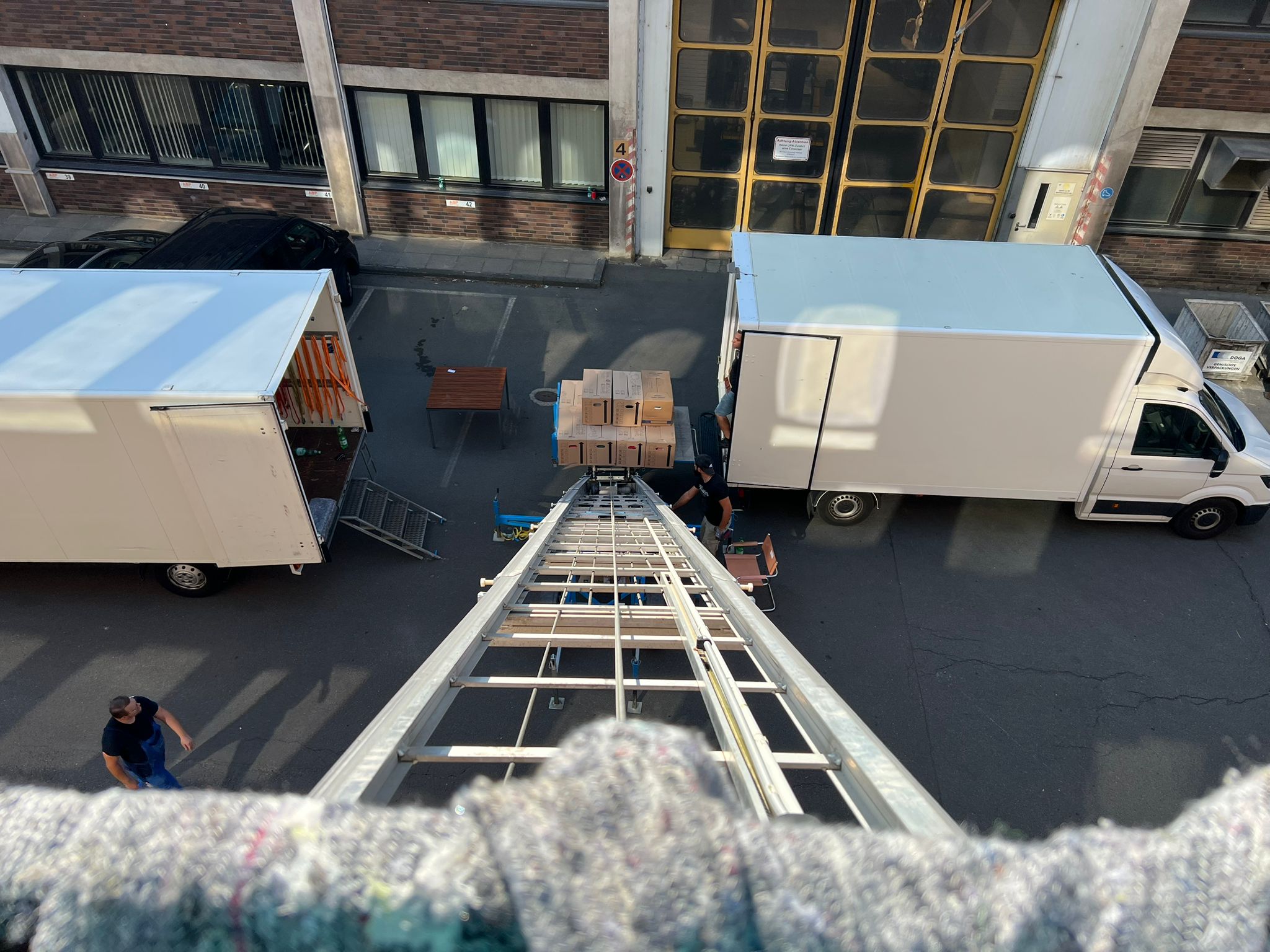 Möbellift wird benutzt für eine Entrümpelung in Lünen